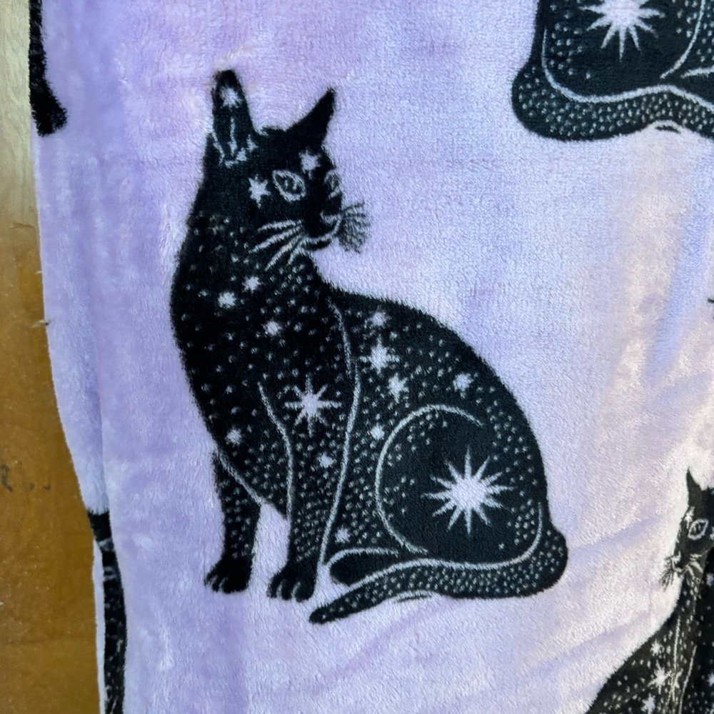 Halloween Mystic Cat.  Stars purple oversized throw blanket. NEW - Picture 4 of 5